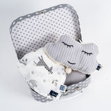 LA LUNA Baby Geschenkset im Koffer  - Spieluhr Wolke + Spucktuch + Koffer + Glückwunschkarte